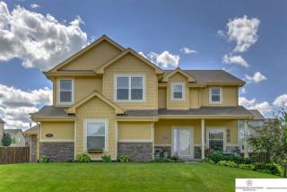 2260 Crystal Creek Dr, Omaha, NE 68046-4669