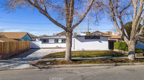 45821 Kingtree Ave, Lancaster, CA 93534-1465