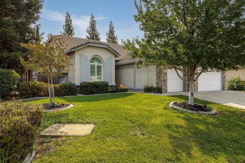 9541 Meadow Cliff Ct, Elk Grove, CA 95758-4485