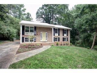 2821 Hollydale Ct, Marietta, GA 30008-5632