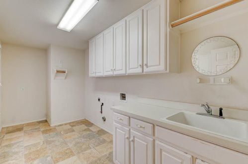 8301 Thorndyke Dr, Fort Worth TX  76182-8632 exterior