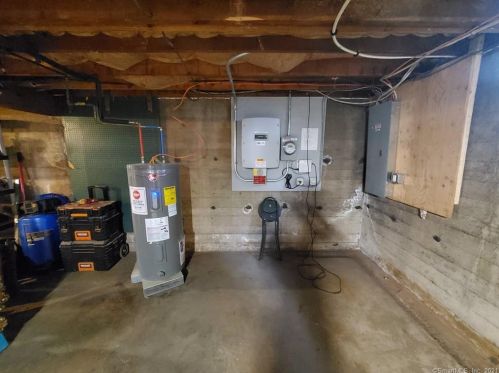 339 West St, Middletown CT  06457-4008 exterior