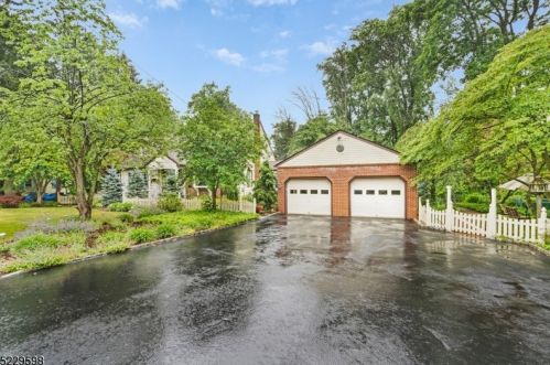 102 Everdale Rd, Dover, NJ 07869-2307