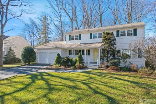 19 Warwick Rd, Edison, NJ 08820-2605