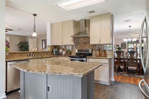 11200 Chatam Berry Ln, Austin TX  78748-3935 exterior