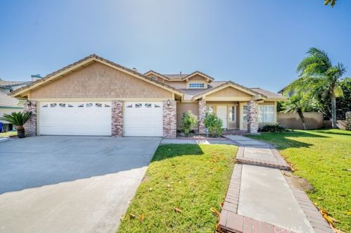 2452 Koa Dr, Rialto, CA 92377-4062