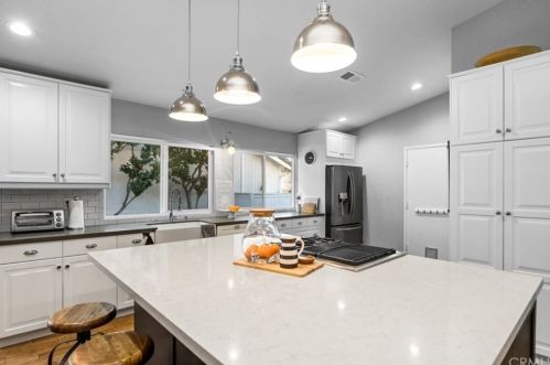 6 Sand, Irvine, CA 92614-7479