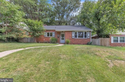 1515 Delmont Ln, Silver Spring, MD 20912-7036