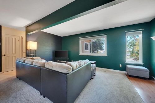 24 Pearl St, Sutter Creek, CA 95685-4107