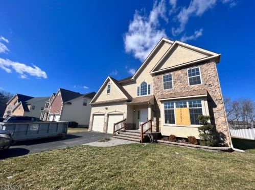 105 Summerbrooke Ct, Erial, NJ 08081-9685
