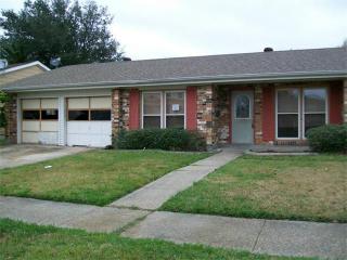 839 Kathy St, Gretna, LA 70056-7635