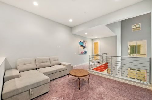 543 Rockefeller, Irvine CA  92612-7175 exterior