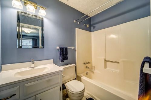 3987 Woodland Cir, Conyers GA  30013-3056 exterior