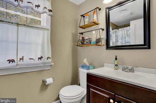 520 Haines Rd, York PA 17402-3505 exterior