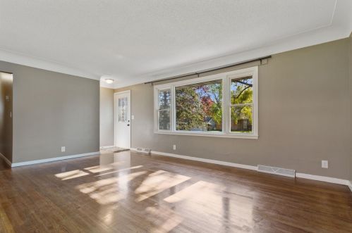 1086 Highview Dr, Saint Paul MN  55112-2418 exterior