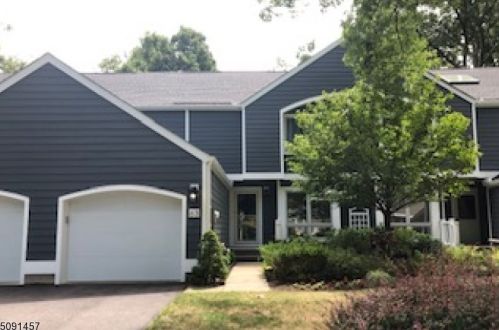 51 Sherwood Dr, Morristown, NJ 07960-6369