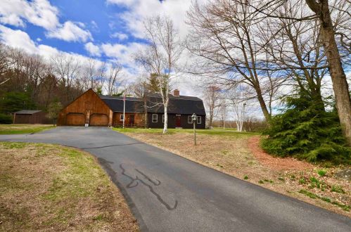 26 Pine Hill Rd, Hollis, NH 03049-5940