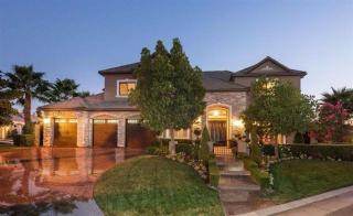 2111 Kings Court Way, Fresno, CA 93730-7001