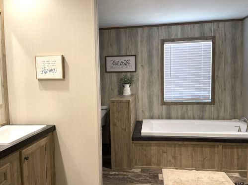 2370 Blocker Rd, Marshall TX 75672-3720 exterior