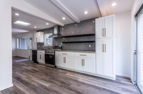 1705 Glen Alta Dr, Irving TX  75061-2306 exterior