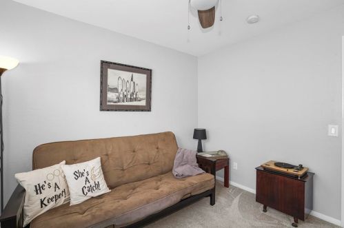 812 Daybreak Pl, Vista CA  92084-3347 exterior