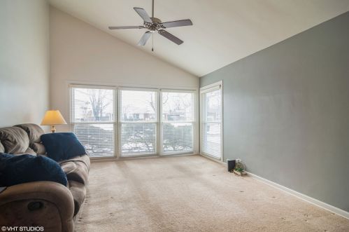 7528 Emerson St, Morton Grove, IL 60053-1147