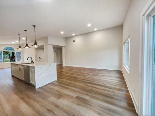 350 Whispering Brook Dr, Vista CA  92083-1956 exterior