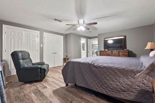 333 Woolridge Dr, Conroe TX  77301-6230 exterior