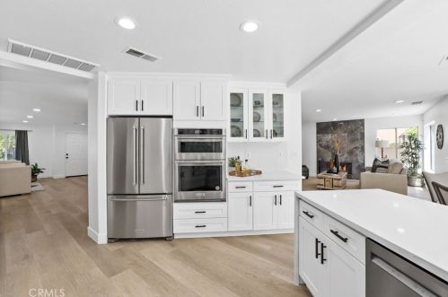 7 Rhode Is, Irvine CA  92606-1755 exterior