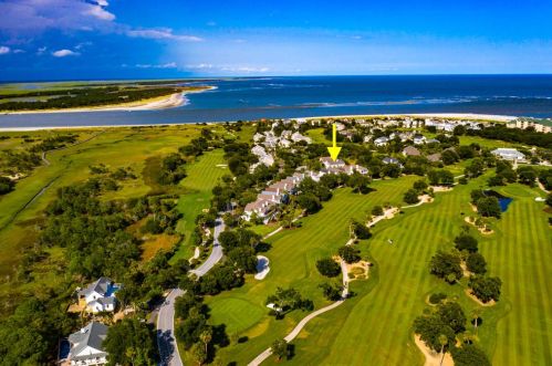 23 Commons Ct, Isle Of Palms, SC 29451-3862