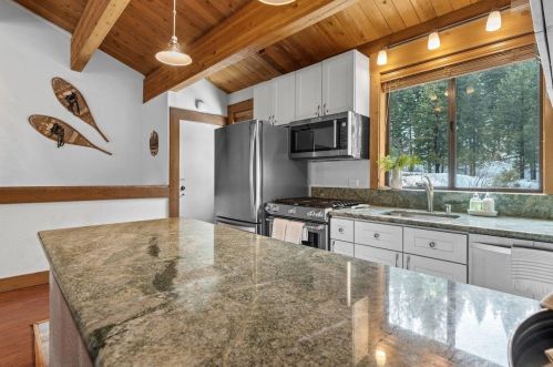 3102 Silver Strike, Truckee CA  exterior