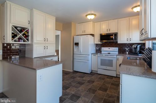 151 Tanglewood Ln, Lancaster PA  17601-3315 exterior