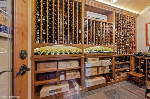 6755 Fieldstone Dr, Willowbrook IL  60527-5294 exterior