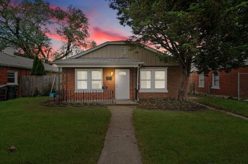 714 Sibley Blvd, Dolton, IL 60419-2126