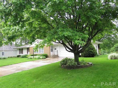 212 Gloria Dr, Eureka, IL 61530-1520