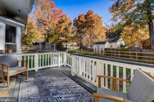 4933 Aspen St, Shady Side MD  20764-9667 exterior