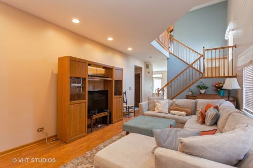 2587 Eldorado Ln, Naperville IL  60564-8408 exterior