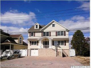 6 Lagoon Dr, Toms River NJ  08753-2569 exterior