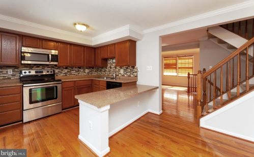 12821 Evansport Pl, Woodbridge VA  22192-6462 exterior
