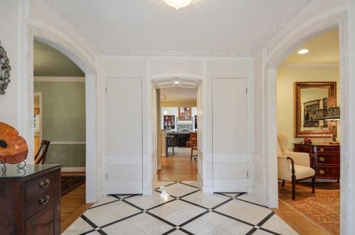 4336 Mount Paran Pkwy, Atlanta, GA 30327-3720