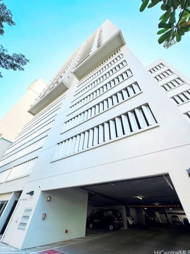 1315 Kalakaua Ave, Honolulu HI  96826-1909 exterior