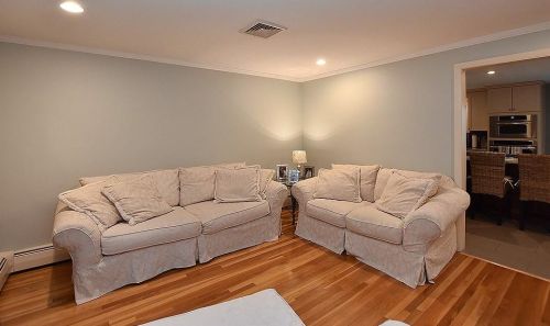 21 Di Ponte Dr, Providence, RI 02919-2202