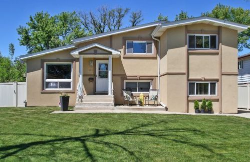 2512 Gayle Ct, Glenview, IL 60025-4840