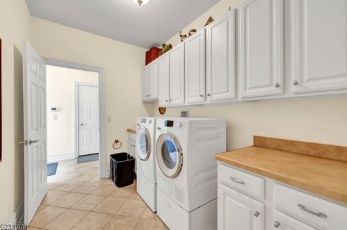 2 Sherwood Ct, Dover NJ  07869-2624 exterior