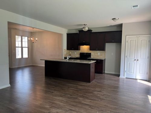 128 Daisy Cir, Mcdonough, GA 30252-8621