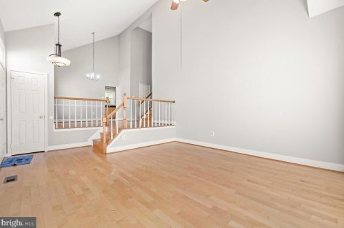 2229 Cherry Leaf Ln, Silver Spring MD 20906-5733 exterior