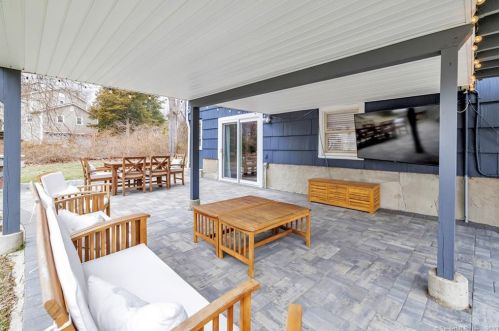 26 Perch Rd, Huntington CT  06484-1824 exterior
