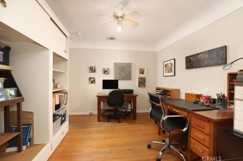 1205 Cleveland Rd, Glendale CA  91202-2602 exterior