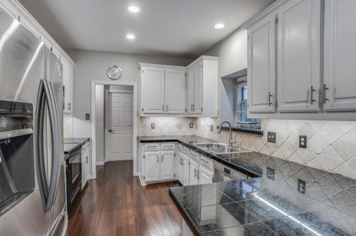 9400 Abbey Rd, Irving TX  75063-6418 exterior