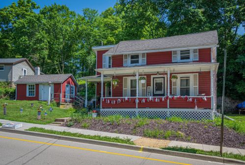 341 Gear St, Galena, IL 61036-2538